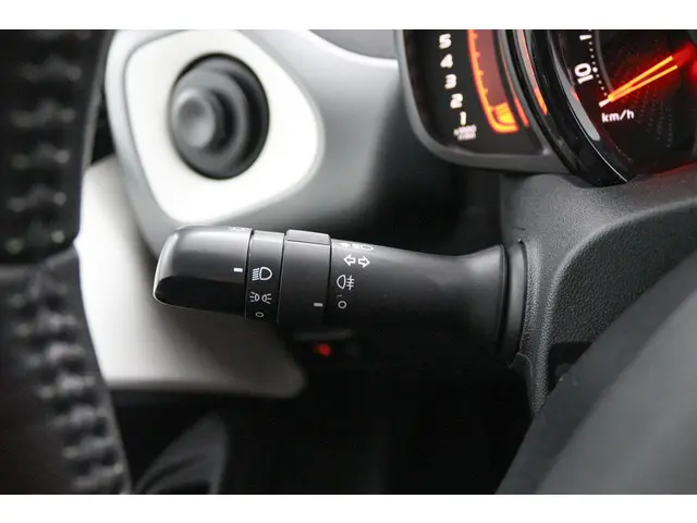 Toyota Aygo 1.0 VVT-i x-play 2020 Benzine 29