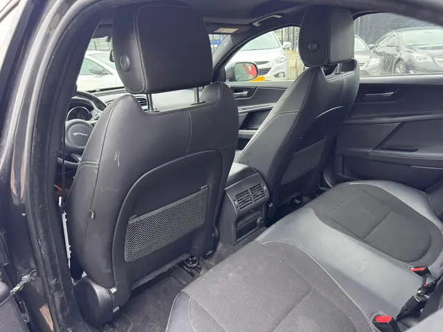 Jaguar XE 2.0 D Portfolio 2016 Diesel 13