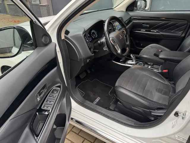 Mitsubishi Outlander 2.4 PHEV Pure 2019 Hybride Benzine 9