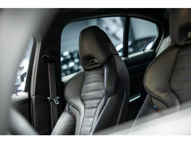 BMW 3 Serie M340i xDrive 2024 Benzine 24