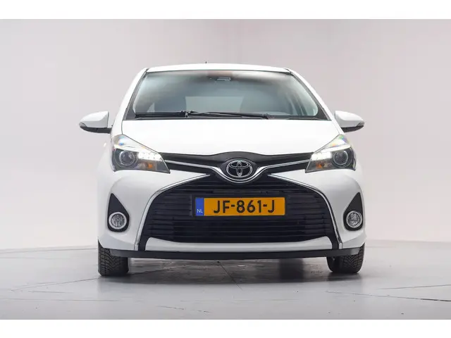 Toyota Yaris 1.3 VVT-i[5-Deurs Leder Navi] 2016 Benzine 25