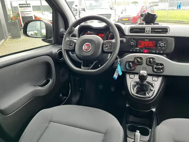 Fiat Panda 1.0 Hybrid City Cross 2020 Benzine 14