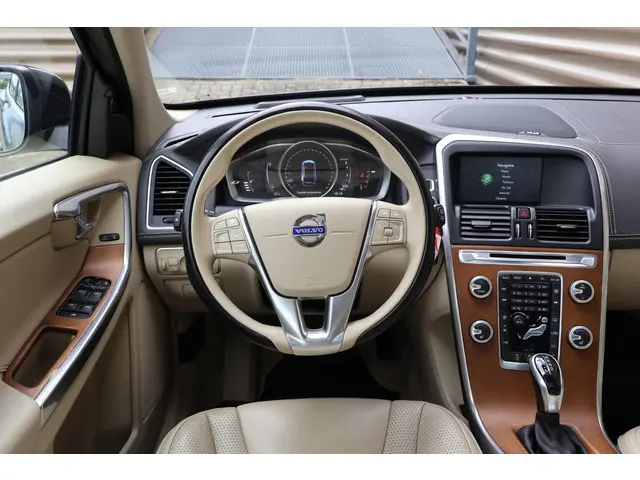 Volvo XC60 T5 FWD Summum 2015 Benzine 34