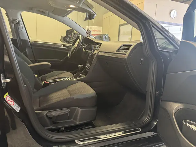 Volkswagen Golf 1.5 TSI Highline 2019 Benzine 21