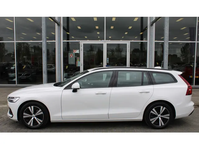 Volvo V60 B3 Automaat Momentum Advantage 2021 Benzine 33