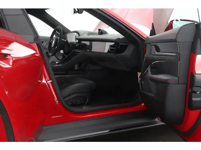 Porsche Taycan Sport Turismo GTS 2022 Elektrisch 73