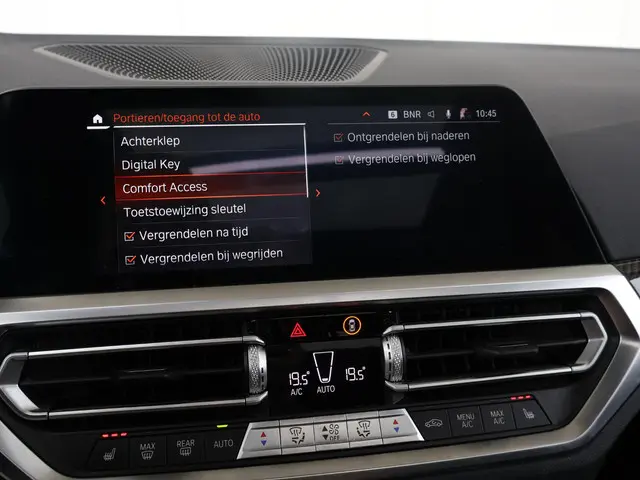 BMW 3 Serie Touring 330i High Executive 2021 Benzine 34