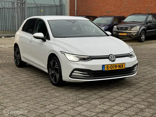 Volkswagen Golf 1.5 eTSI 2022 Benzine 6