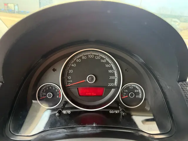 Volkswagen up! 1.0 BMT up! beats 2017 Benzine 9