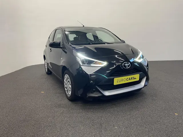 Toyota Aygo 1.0 VVT-i x-play 2021 Benzine 3