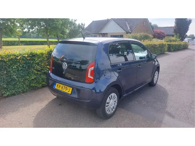 Volkswagen up! 1.0 take up! BlueMotion 2015 Benzine 2