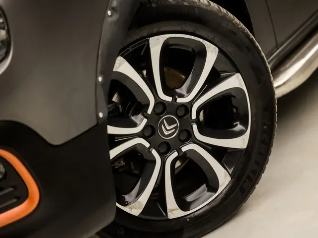 Citroën Berlingo 1.2 PureTech Shine Sport 2019 Benzine 33