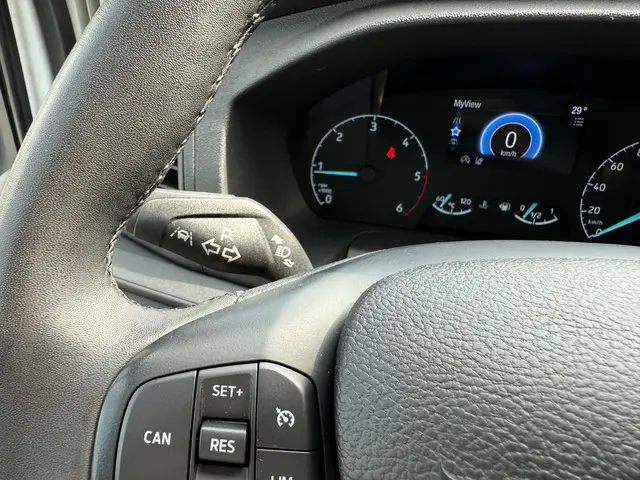 Ford Transit 350 2.0 TDCI L4H1 2024 Diesel 8