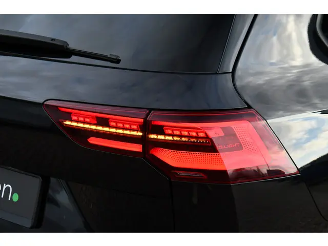 Volkswagen Golf Variant 1.5 eTSI R-Line 2021 Benzine 28