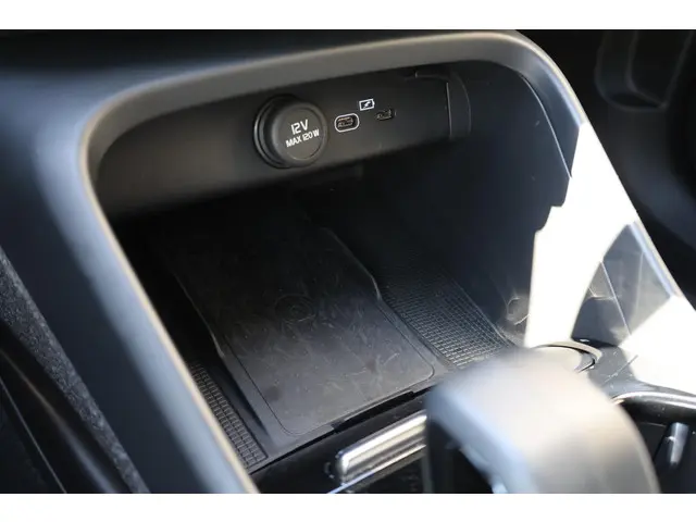 Volvo C40 Recharge Plus 69 kWh 2023 Elektrisch 41