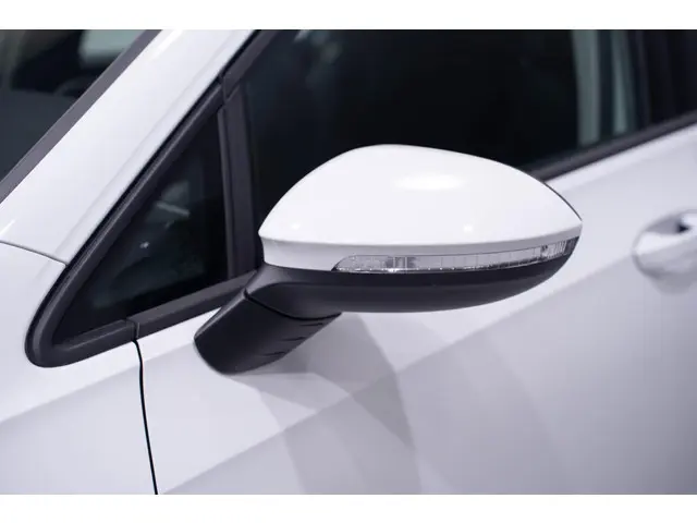 Volkswagen Golf 1.0 TSI Life 2020 Benzine 14