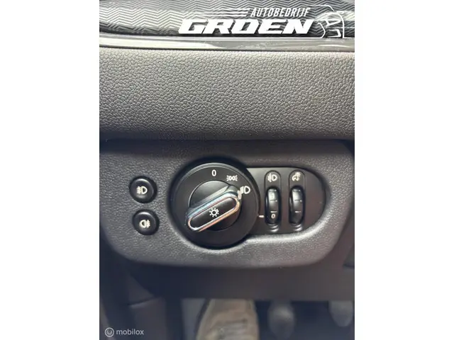 MINI Clubman 1.5 Cooper Business 2016 Benzine 25
