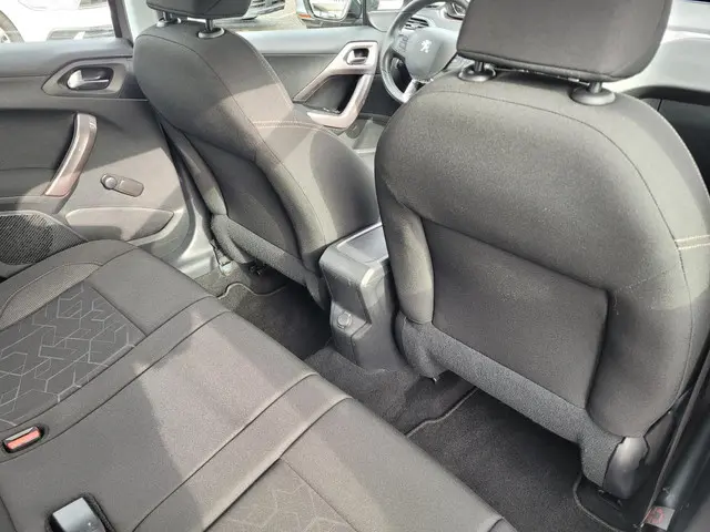 Peugeot 2008 1.2 VTi Active 2013 Benzine 11