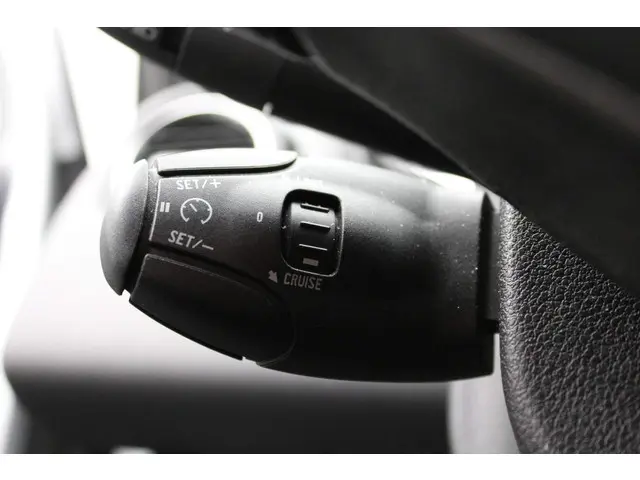 Peugeot 3008 1.2 PureTech Style 2016 Benzine 6