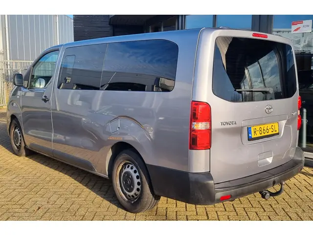 Toyota ProAce Shuttle 1.5 D-4D Cool Long 2022 Diesel 4