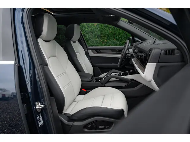 Porsche Cayenne S E-Hybrid 2024 Hybride Benzine 10