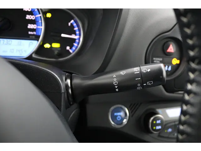 Toyota Yaris 1.5 Hybrid Lease 2015 Hybride Benzine 31