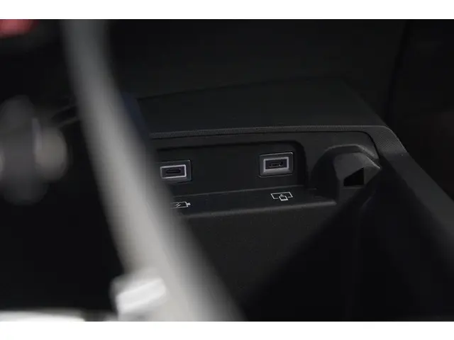 Peugeot 5008 1.2 Hybrid 136 GT 2024 Hybride Benzine 46