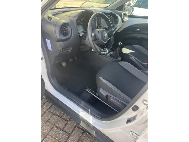 Toyota Aygo X 1.0 VVT-i MT Play 2023 Benzine 8
