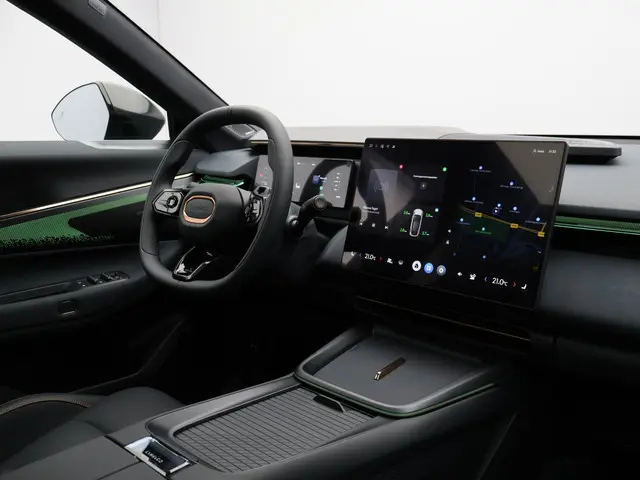 Lynk & Co 08 1.5 More 2026 Hybride Benzine 3