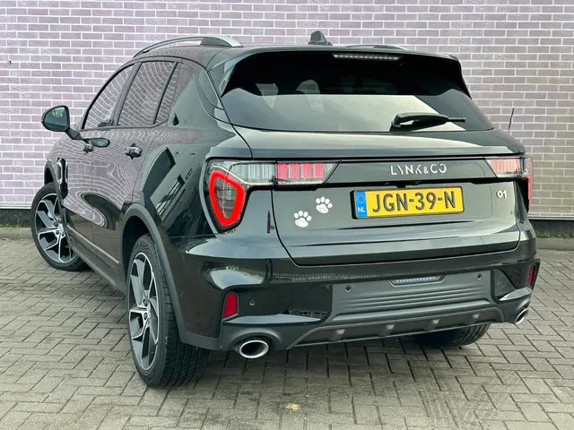 Lynk & Co 01 1.5 Plug-in Hybrid 2025 Hybride Benzine 4