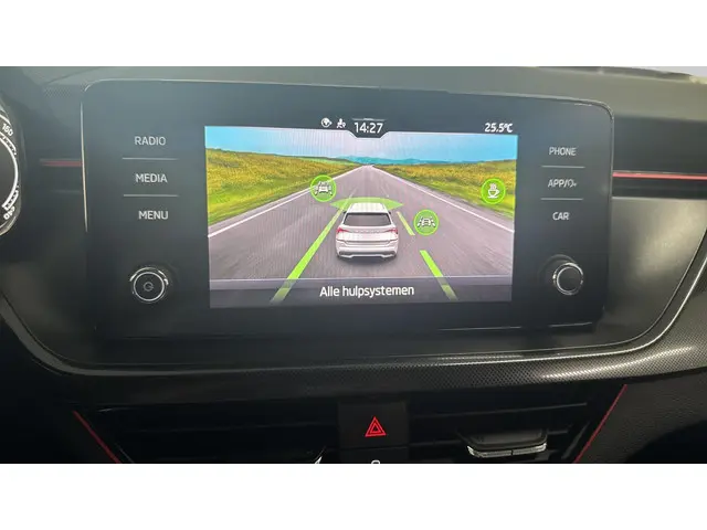Škoda Kamiq 1.0 TSI Sport Business 2023 Benzine 26