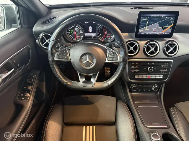 Mercedes-Benz A-Klasse 180 Edition AMG 2018 Benzine 10