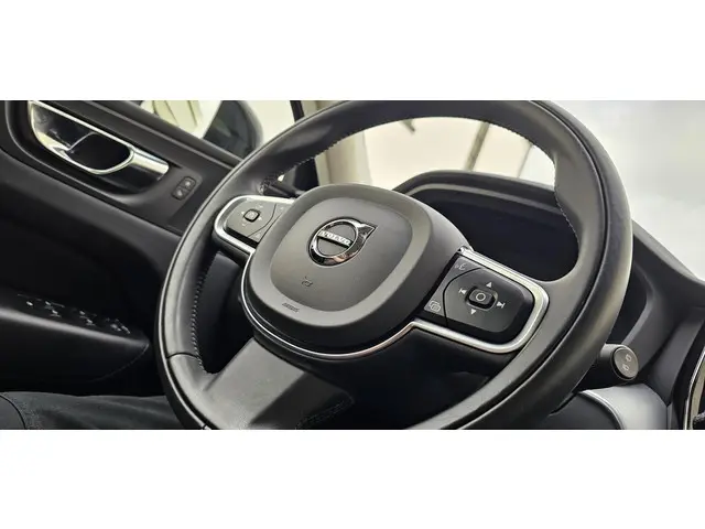 Volvo XC60 2.0 B4 Momentum 2021 Benzine 16