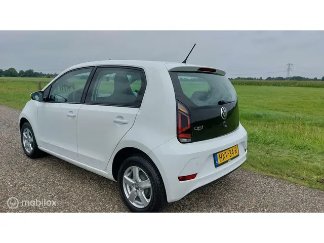 Volkswagen up! 1.0 2021 Benzine 3