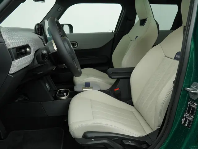 MINI 5-Deurs Cooper C Favoured L 2025 Benzine 4