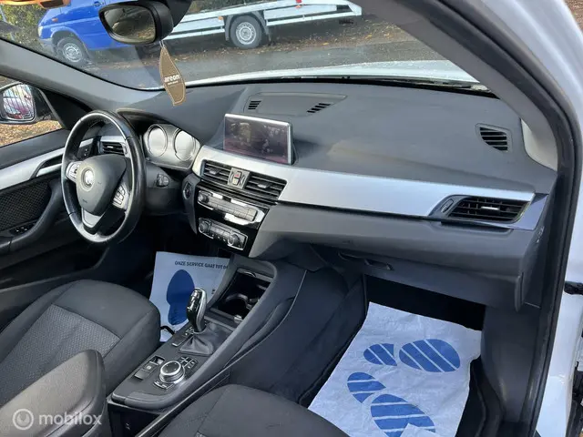 BMW X1 sDrive18i High Executive 2019 Benzine 16