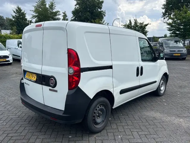 Fiat Doblò Cargo 1.3 MJ L1H1 2020 Diesel 4