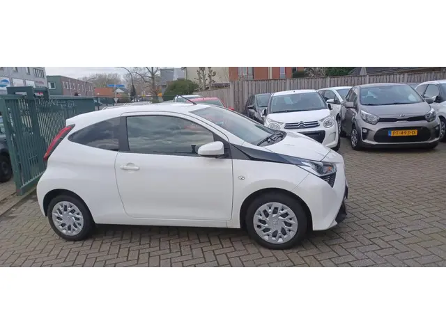Toyota Aygo 1.0 VVT-i x 2018 Benzine 6