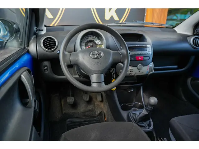 Toyota Aygo 1.0 VVT-i Now 2014 Benzine 4