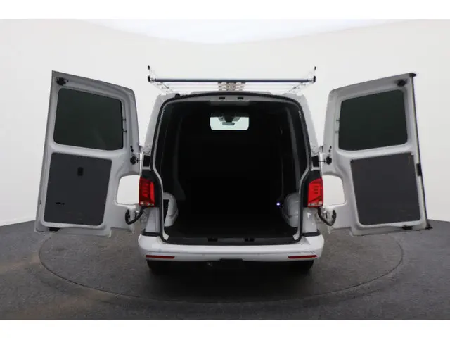 Volkswagen Transporter 2.0 TDI DSG L1H1 2022 Diesel 13