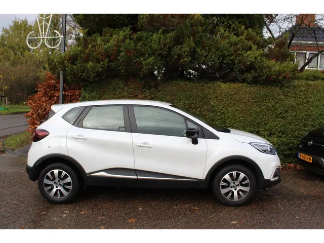 Renault Captur 0.9 TCe Limited 2018 Benzine 18