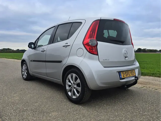 Opel Agila 1.2 Edition 2013 Benzine 3