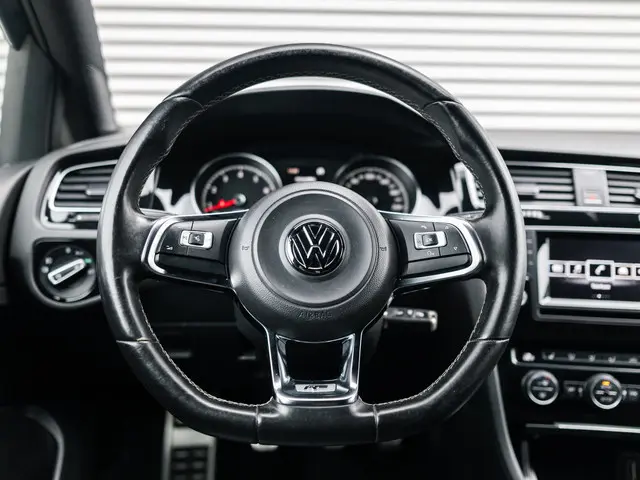 Volkswagen Golf 1.4 TSI Highline 2xR-line 2014 Benzine 17