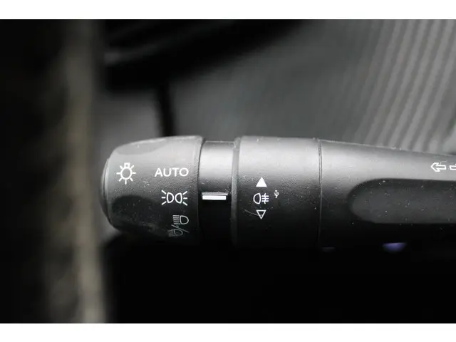 Peugeot 208 1.2 PureTech Active Pack 2021 Benzine 19
