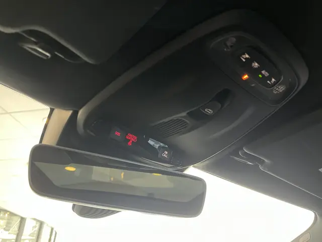 Volvo V40 T3 Polar+ Sport Automaat 2019 Benzine 34