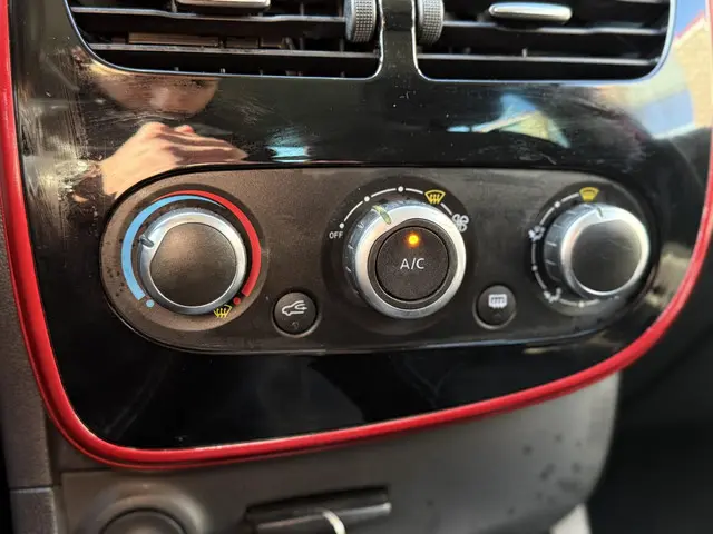 Renault Clio 0.9 TCe Expression 2016 Benzine 16