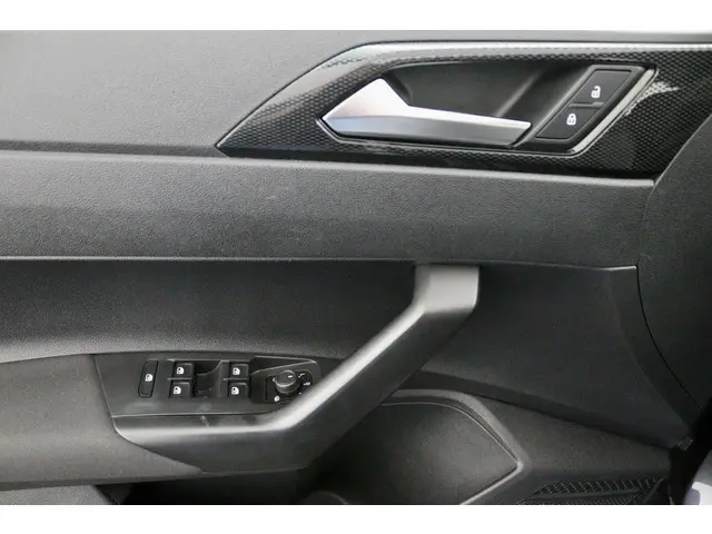 Volkswagen Polo 1.0 TSI Life antraciet 2023 Benzine 29
