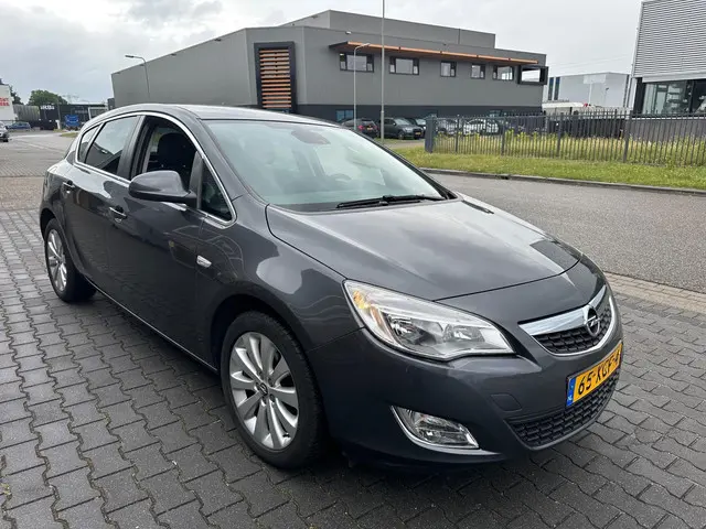 Opel Astra 1.4 Turbo Anniversary Edition 2012 Benzine 8