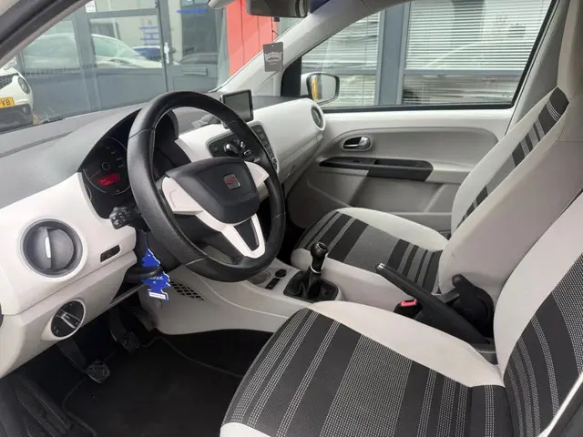 SEAT Mii 1.0 Style Chic 2013 Benzine 5