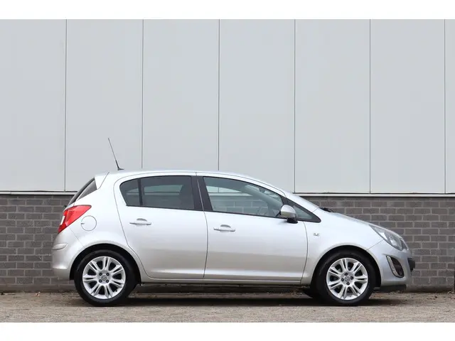 Opel Corsa 1.4-16V BlitZ Navi 2014 Benzine 5